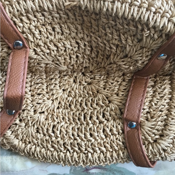 Stylish Tan Woven Tote Bag - Picture 7 of 8